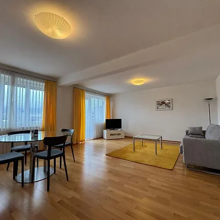 Spacious 1br Near Opera And - Mill 5 43 דירה